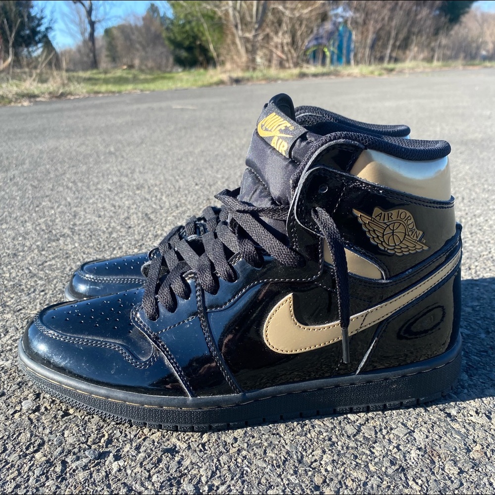 Jordan 1 black gold